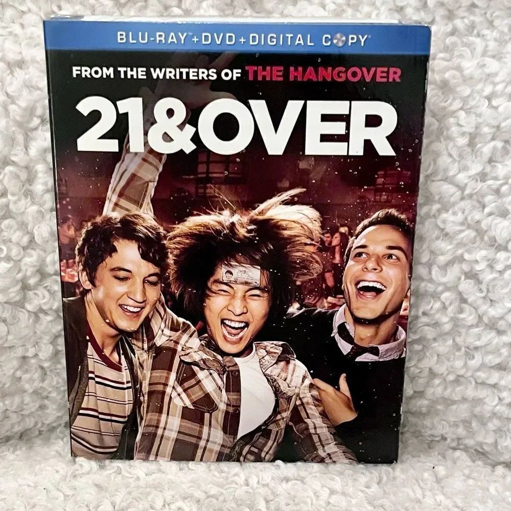 21 & Over BluRay & DVD Movie (NWT)